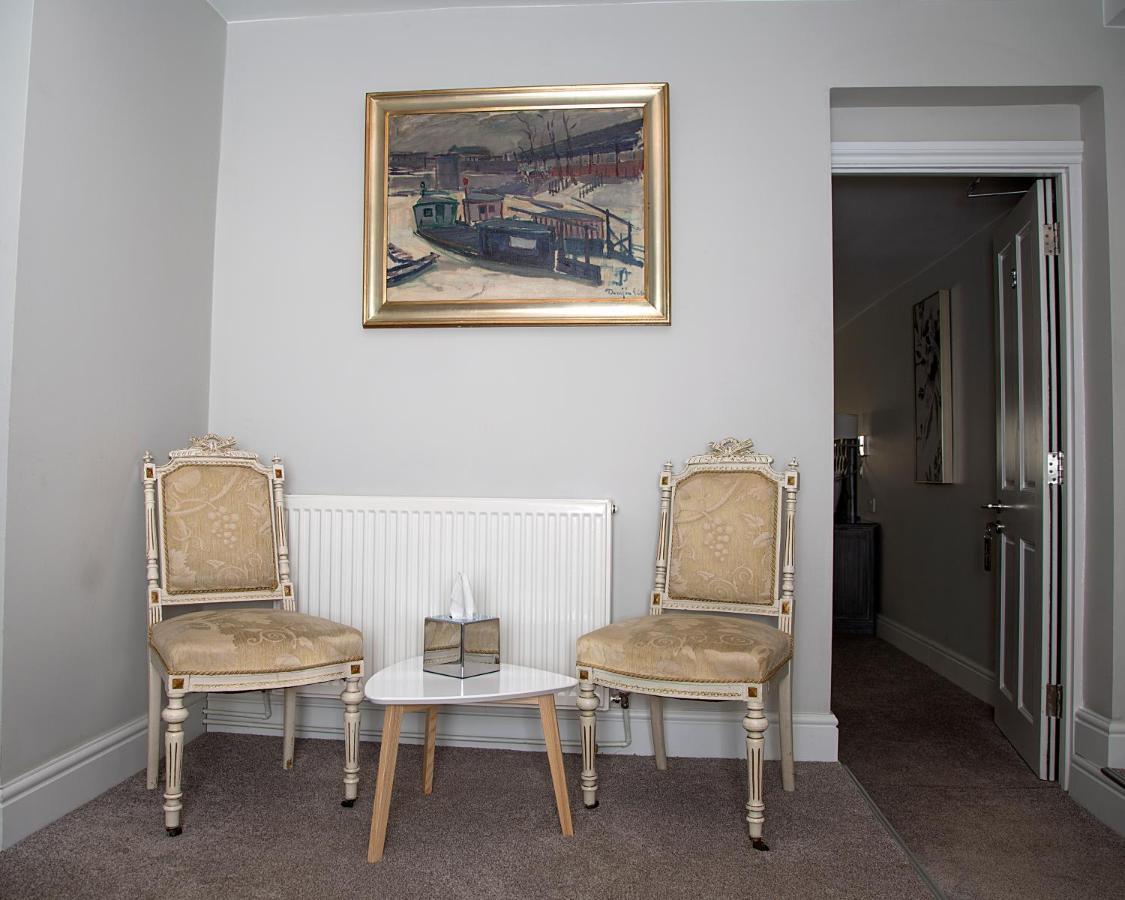 The Maple Manor Hotel Crawley  Exteriör bild