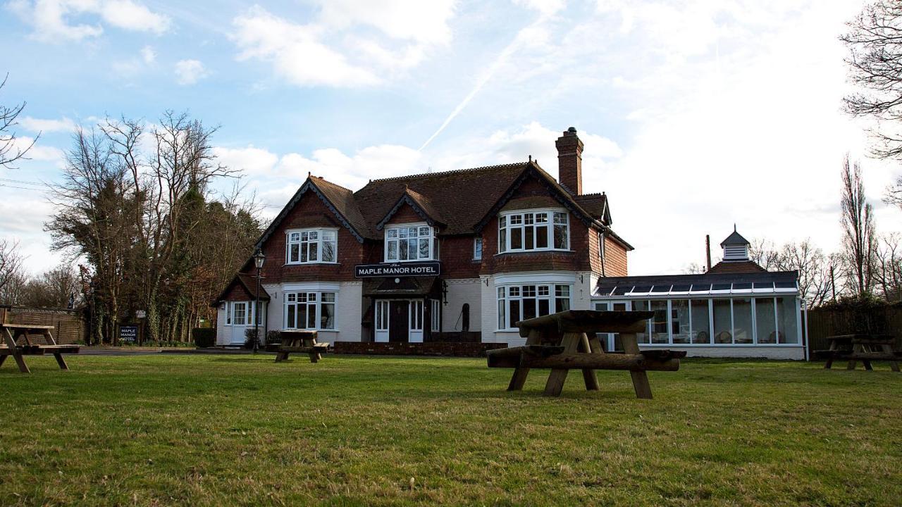 The Maple Manor Hotel Crawley  Exteriör bild