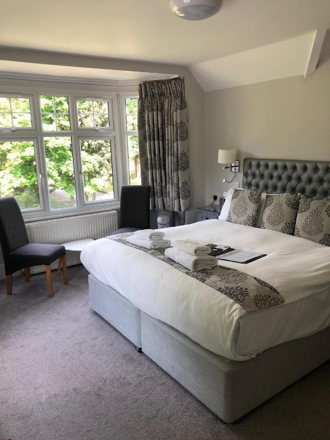The Maple Manor Hotel Crawley  Exteriör bild