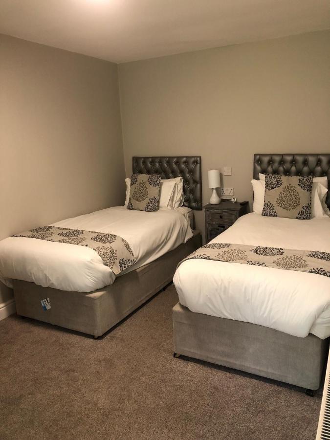 The Maple Manor Hotel Crawley  Exteriör bild
